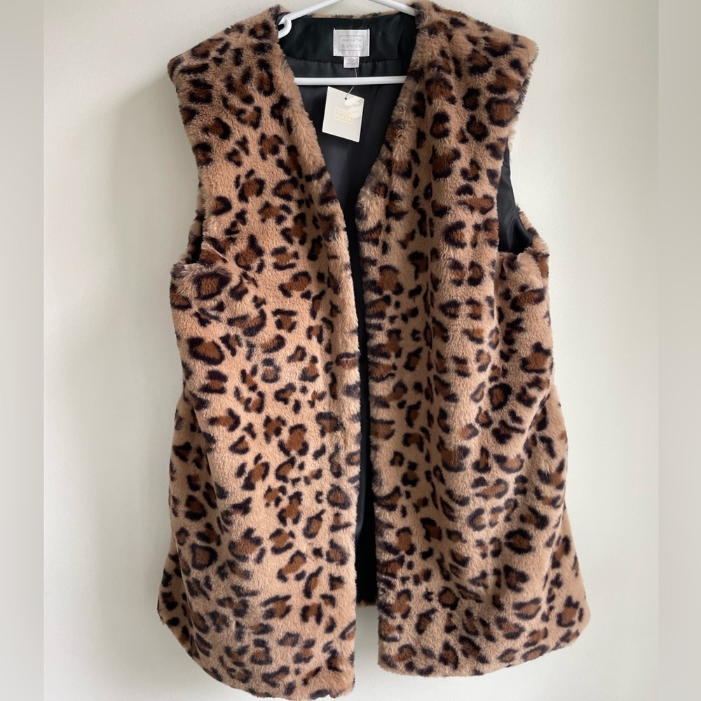 14th & Union Womens Leopard Faux Fur Vest 🖤🤍🤎